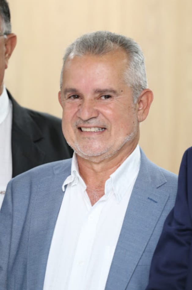 Pedra: Gestão de Júnior Vaz 