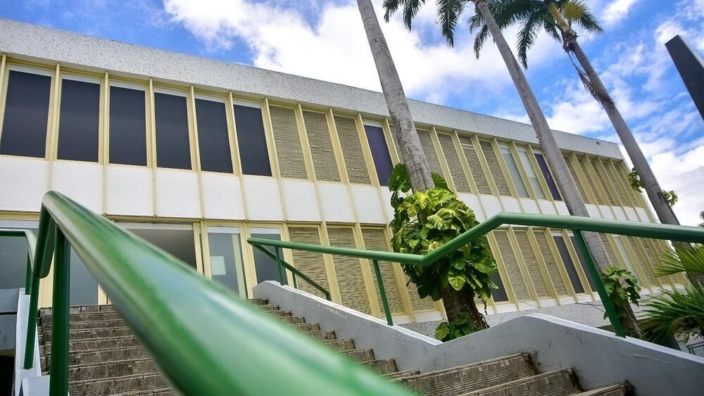 Caruaru abre seleção simplificada com 345 vagas na saúde e salários de até R$ 8.472