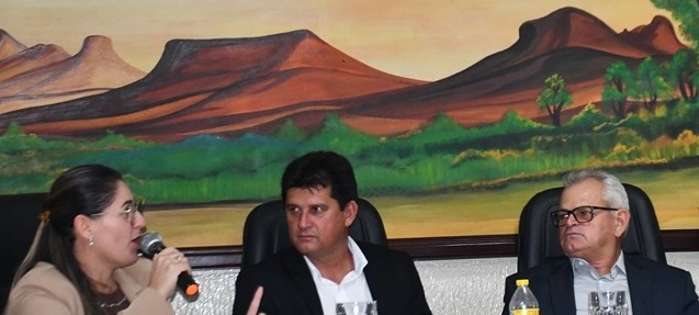 Vereadores cobram agilidade da Compesa