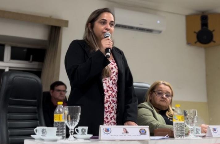 Câmara repudia ausência de Os Neiffs