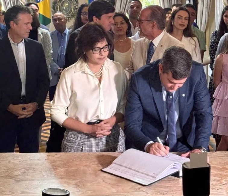 Manuca toma posse como Secretário