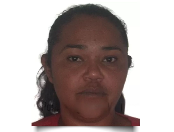 Mulher é morta a facadas