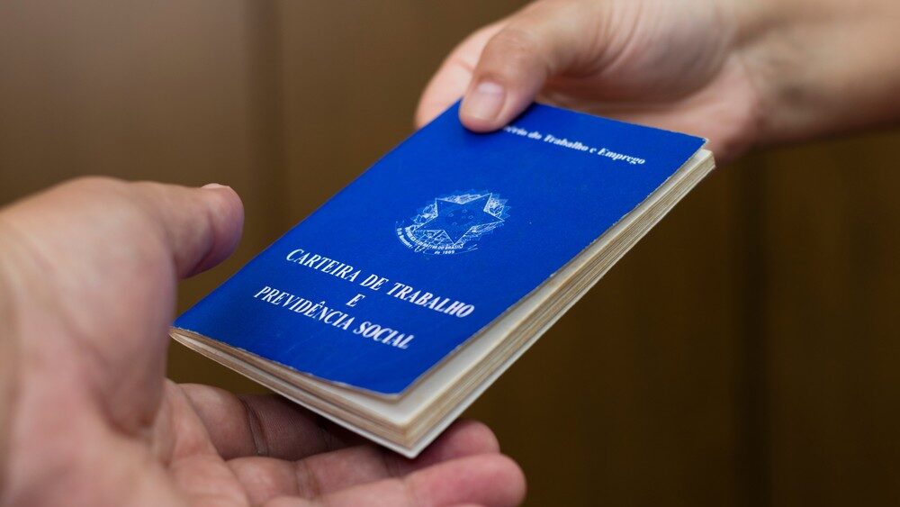 PE tem mais de 1.100 vagas abertas em concursos e seleções simplificadas