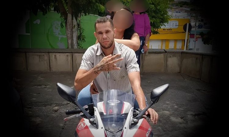 Homem morre em acidente de moto