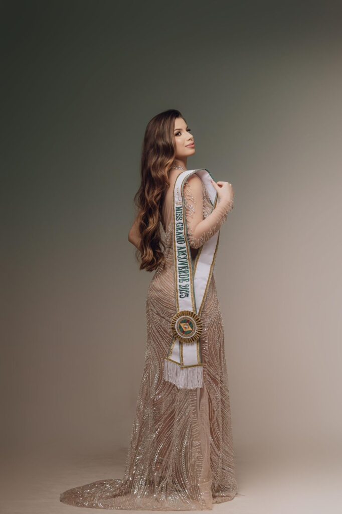 Sabrina Tavares é a Miss Arcoverde