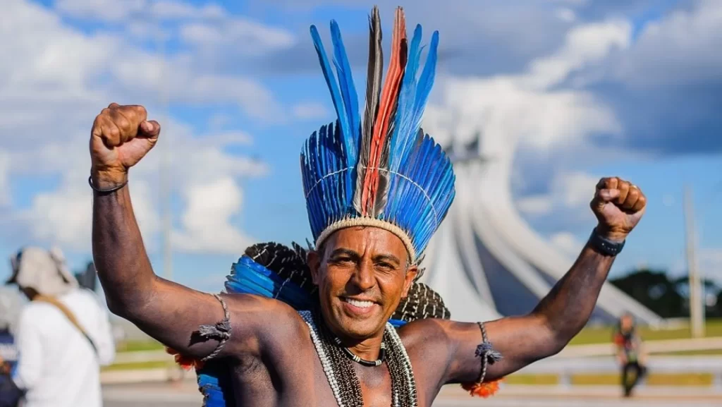 Cacique Marcos mantido prefeito