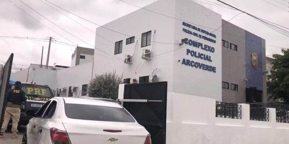 Mulheres detidas com faca em Arcoverde