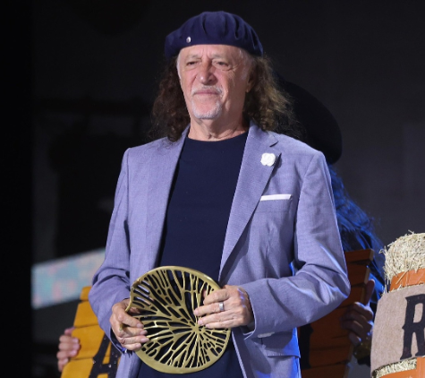 Alceu Valença ganha prêmio Raízes