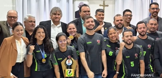 Equipe de handebol de Sertânia Homenageada