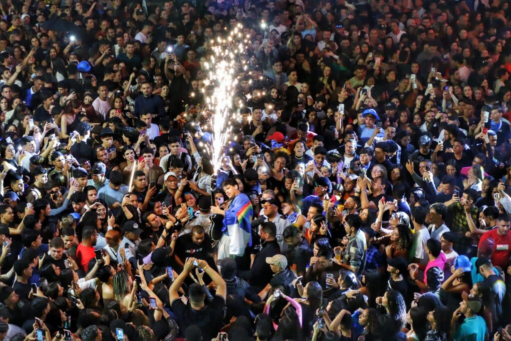 Léo Foguete com o publico em Arcoverde