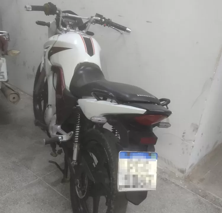 Motociclista irregular em Águas Belas 