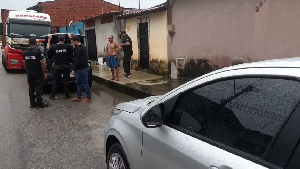 Adolescente suspeito de crimes virtuais 