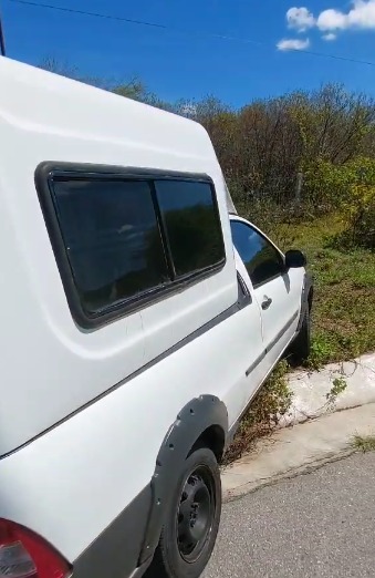 Carro abandonado na PE-275