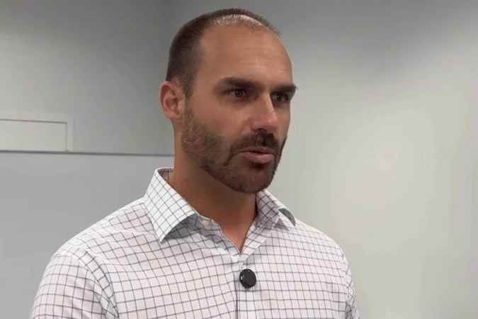 Eduardo Bolsonaro afirmou dificultar para senadores