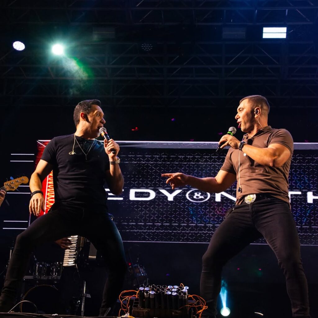 dupla edy e nathan na expocose 