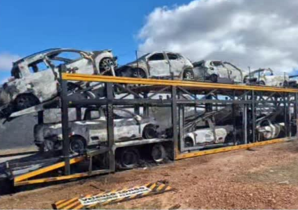 Incêndio caminhão cegonha 