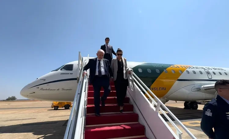 Viagens de Lula custaram R$ 15 milhões