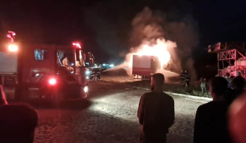 Carreta Ferrari Circus pegou fogo