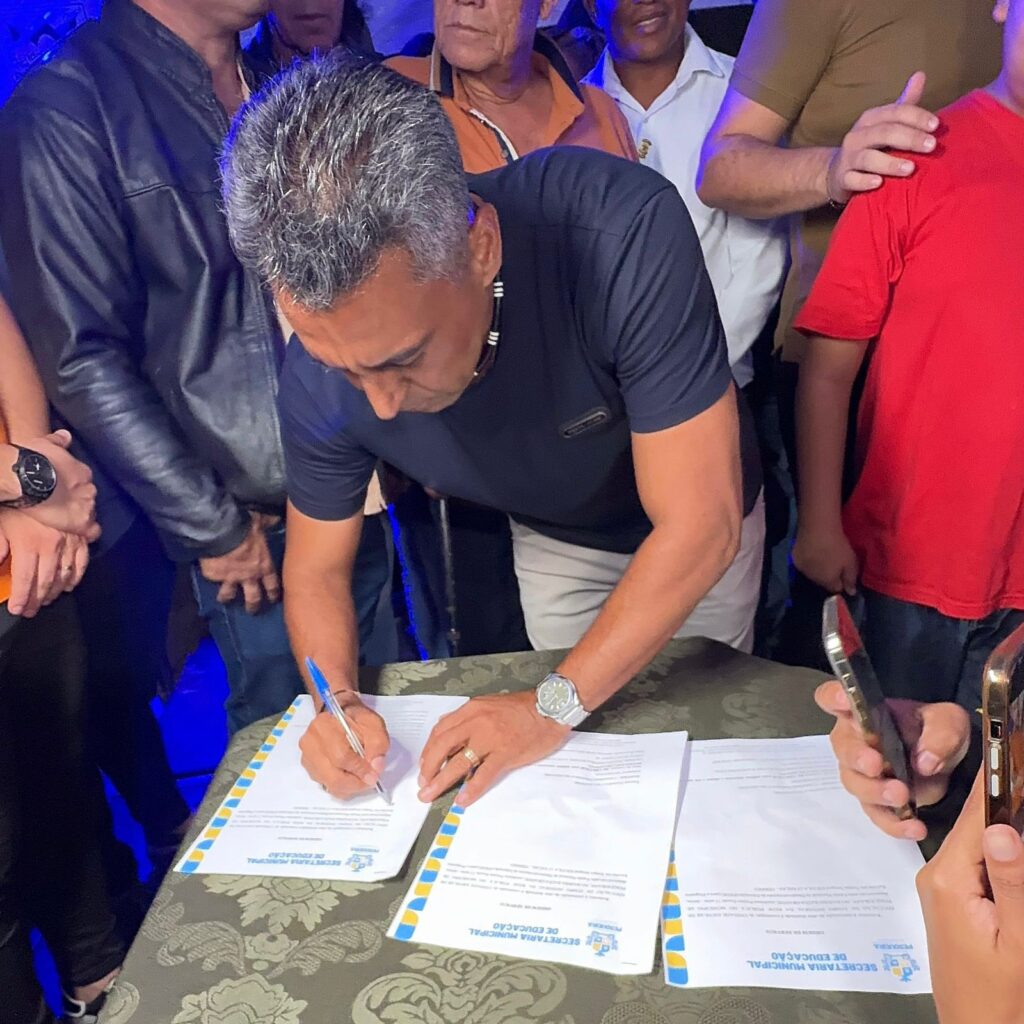 Ordem de serviço de nova escola em Pesqueira