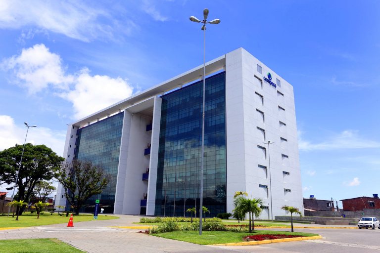 Edital de leilão compesa