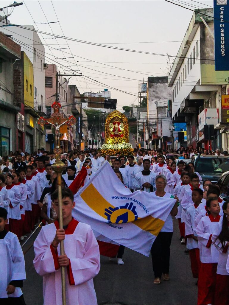 Centenas de fiéis tomaram as ruas de Arcoverde