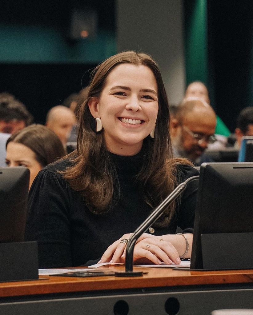 João Campos firma posição