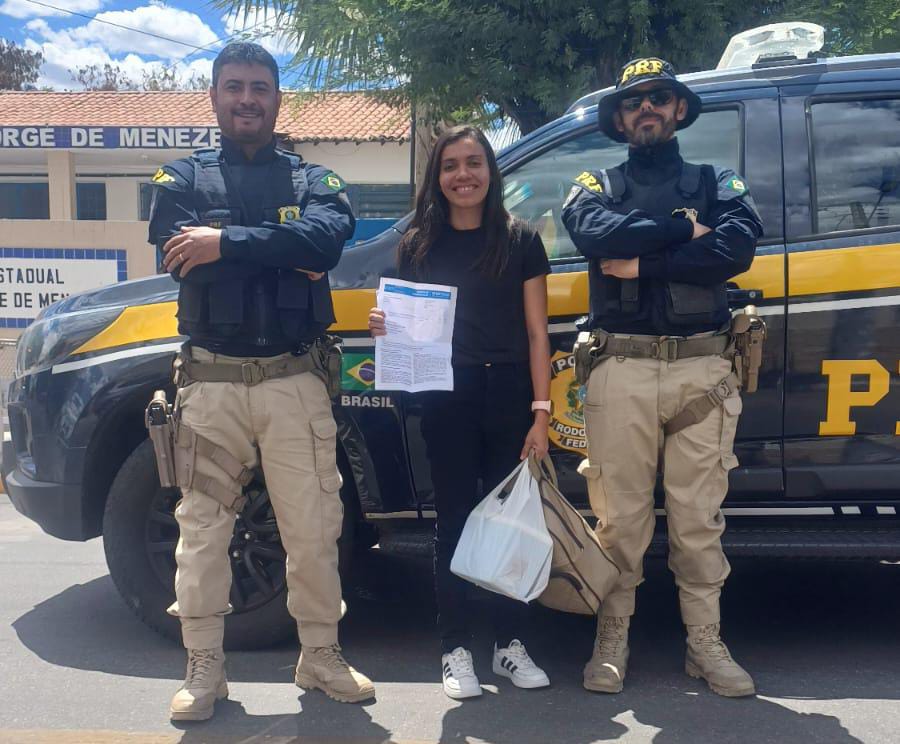 PRF leva estudante para Enem