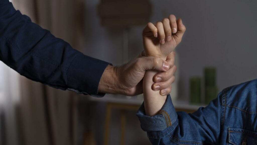 Mulher agredida filho em Buíque