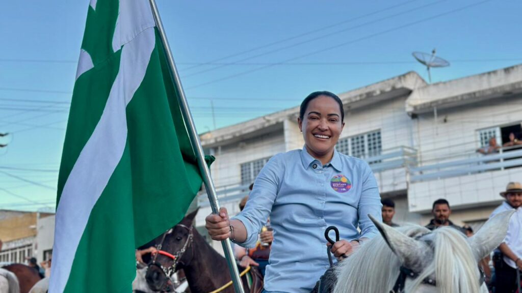 Prefeita de Sertânia Pollyanna Abreu