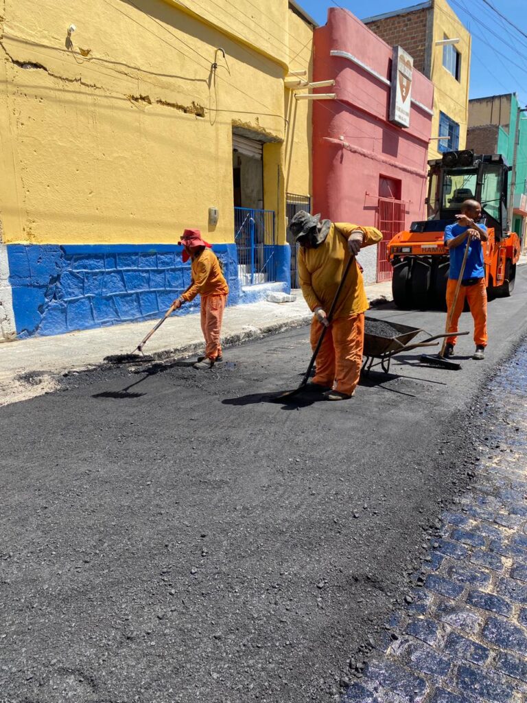 Obras de pavimentação asfáltica de Pesqueira 