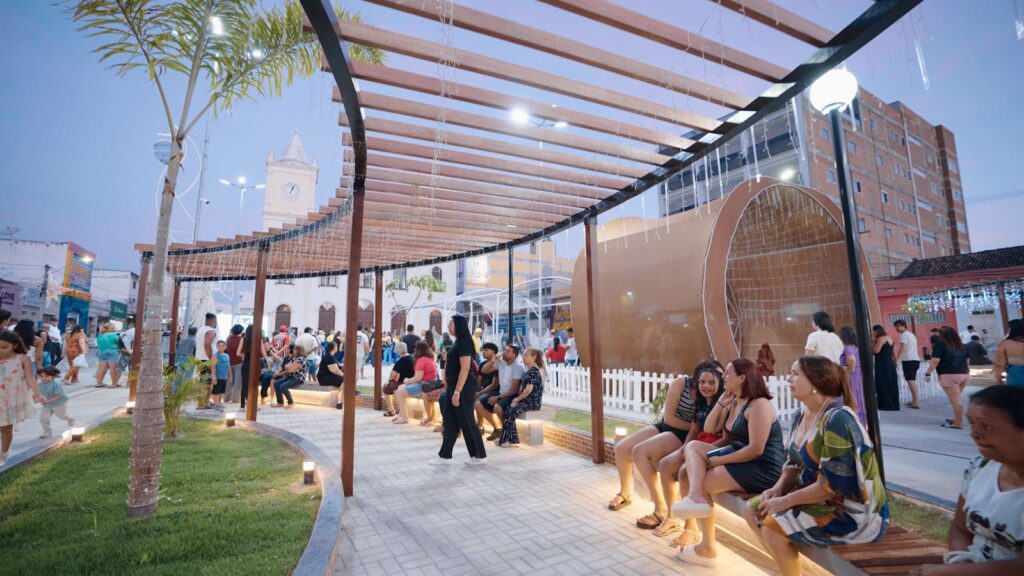 Praça revitalizada em Pesqueira 