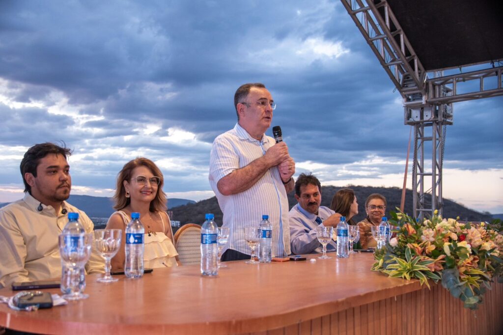 Zeca valorização do servidor em Arcoverde