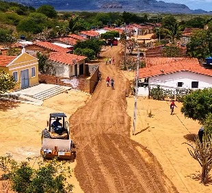 Obras de recuperação estrada de Buíque