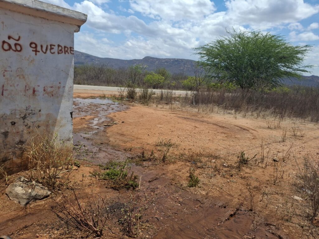 Câmara de Sertânia abastecimento de água 