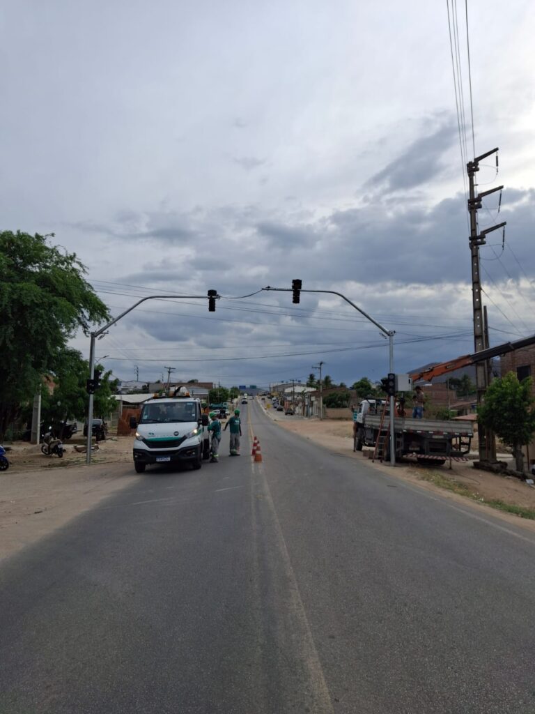 DER implantação de semáforos em Arcoverde