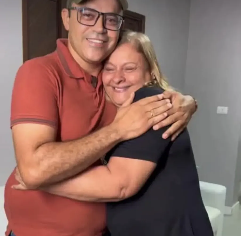 Regina amplia apoio em Manari