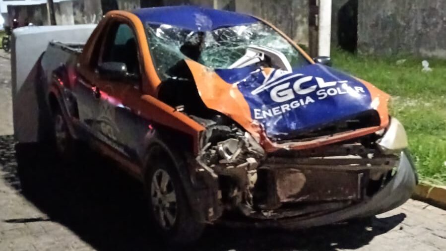 Colisão entre moto e carro deixa motociclista ferido na BR-232, em Arcoverde