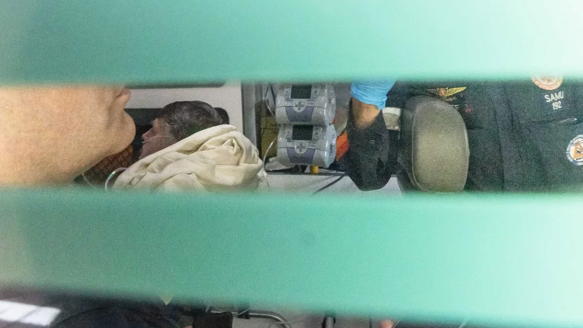 Médicos classificam estado de saúde de Bolsonaro como grave após internação por broncopneumonia