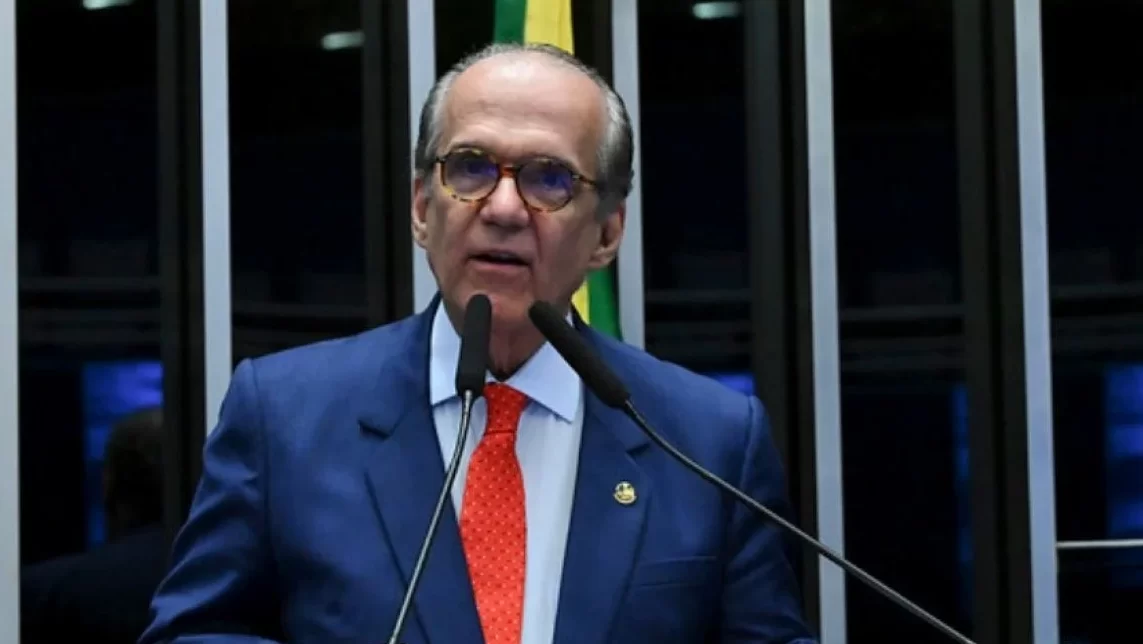 Senador Fernando Dueire: prestígio institucional, baixa popularidade