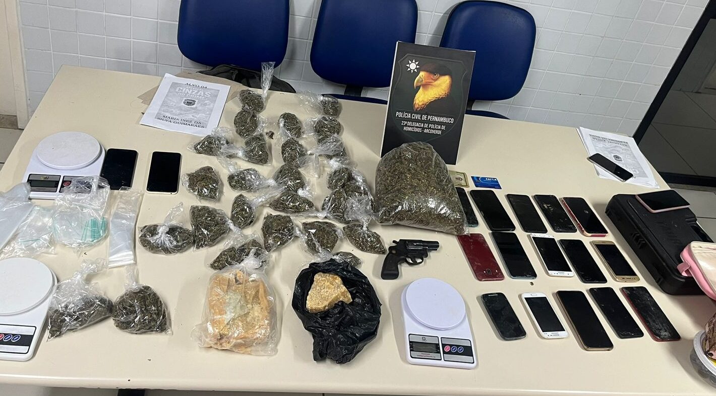 Polícia Civil prende suspeitos e apreende drogas e arma durante operação em Arcoverde