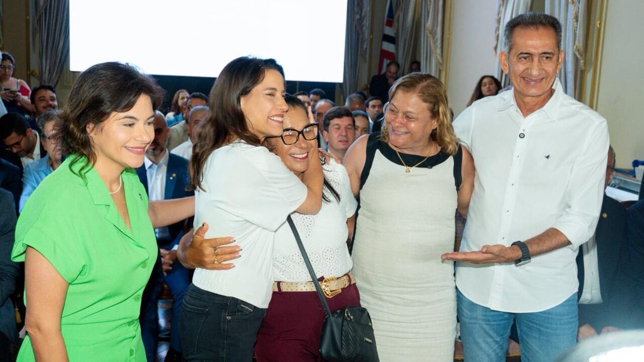 Regina da Saúde celebra volta das obras na Adutora do Agreste