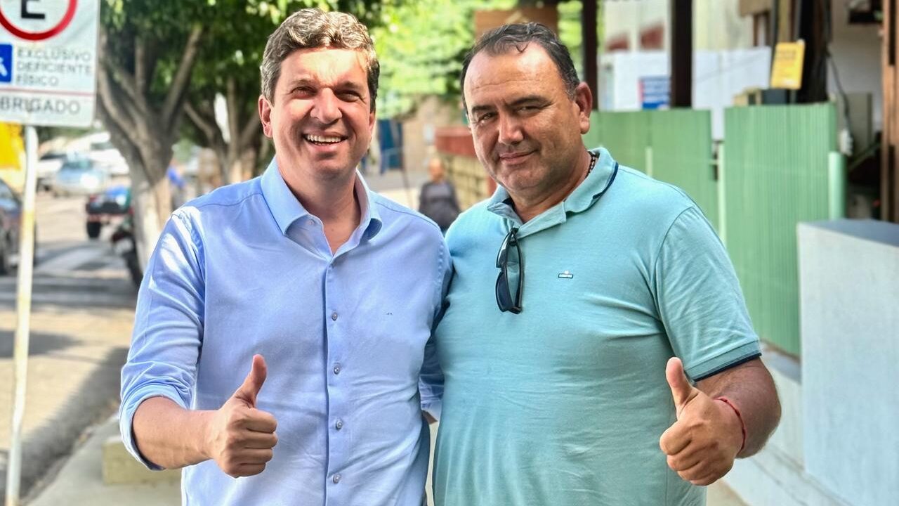 Deputado Joãozinho Tenório visita Sertânia e se reúne com Presidente da Câmara e lideranças locais