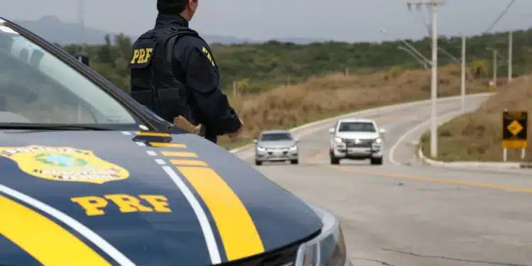 Motoristas multados drones da PRF