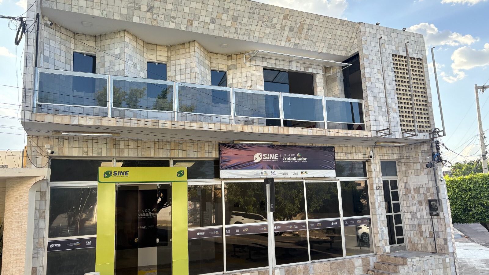 Governadora Raquel Lyra entrega Casa do Trabalhador para Serra Talhada