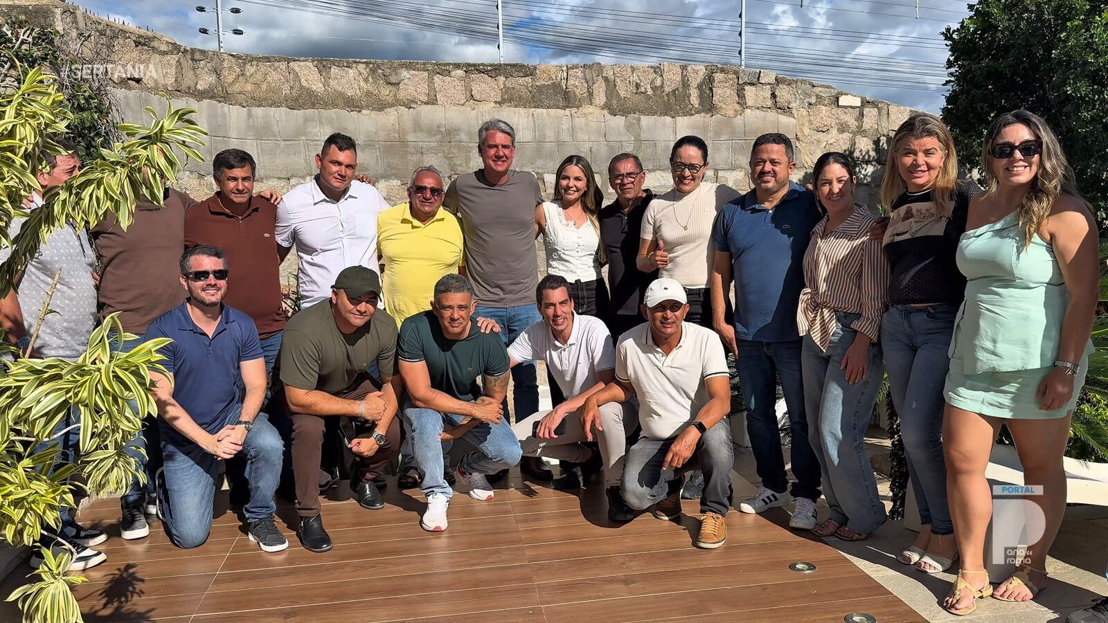 Deputado federal Fernando Monteiro reúne lideranças políticas em Sertânia