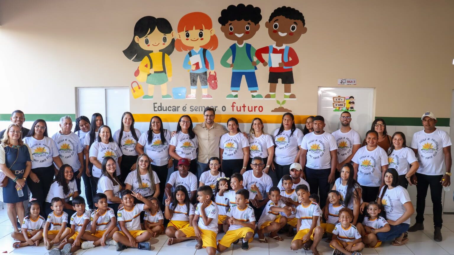 Prefeito Welliton Siqueira entrega nova Escola Municipal Rita Gomes Lima em Ibimirim