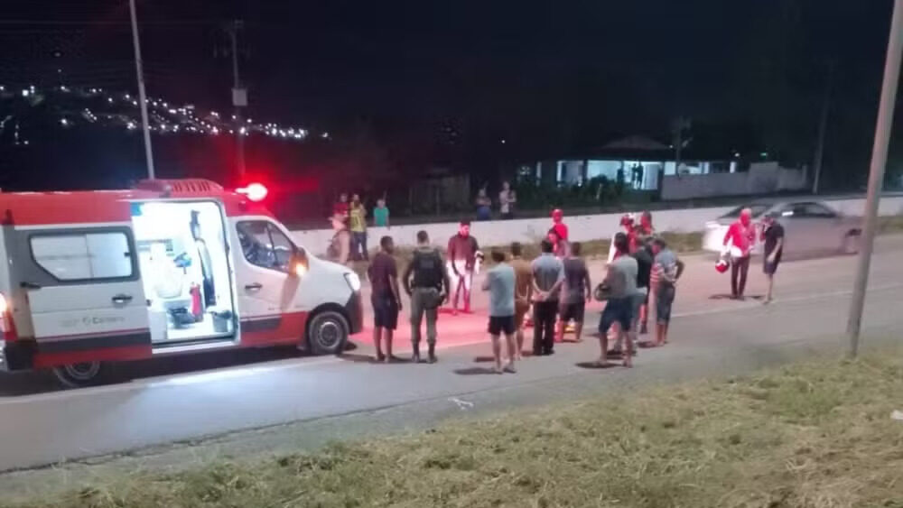 Homem morre após ser atropelado por motociclista sem habilitação na BR-232