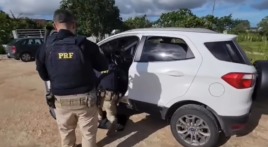 PRF recuperou veículo em Caetés