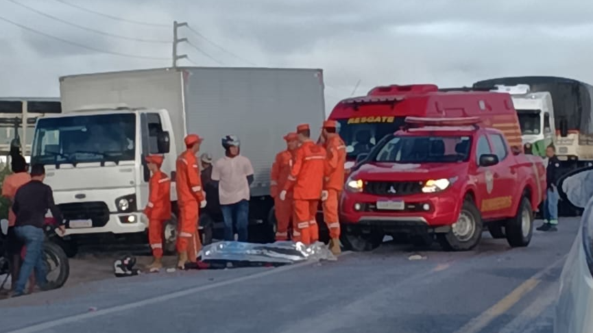 VÍDEO: Acidente na BR-232 deixa uma pessoa morta e outra ferida em Arcoverde