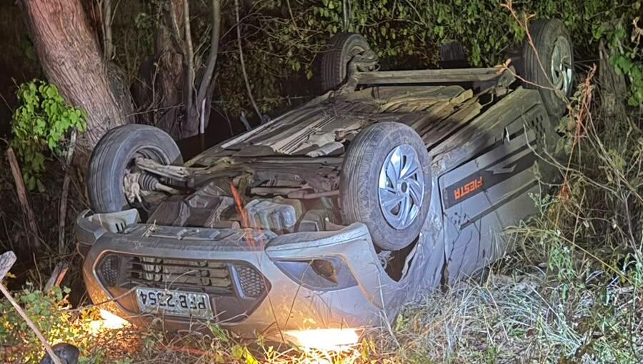 VÍDEO: Capotamento deixa feridos na PE-265 entre Sertânia e Monteiro